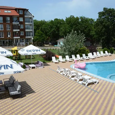 Neva Hotel 2*